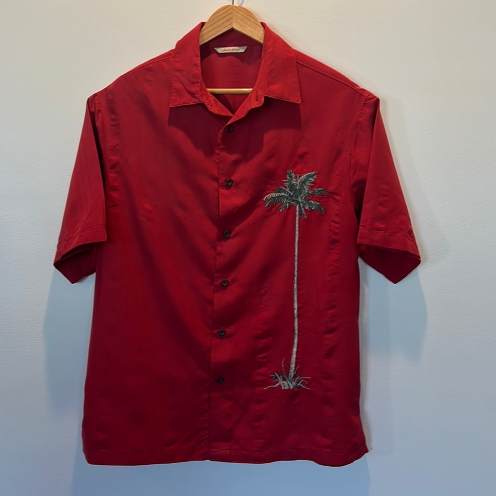 Men’s L Paradise Collection, Caribbean style camp shirt. Red/lone Palm tree.